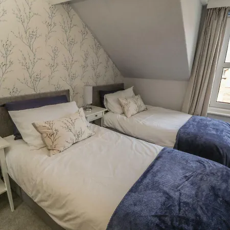 Allium House * Whitby